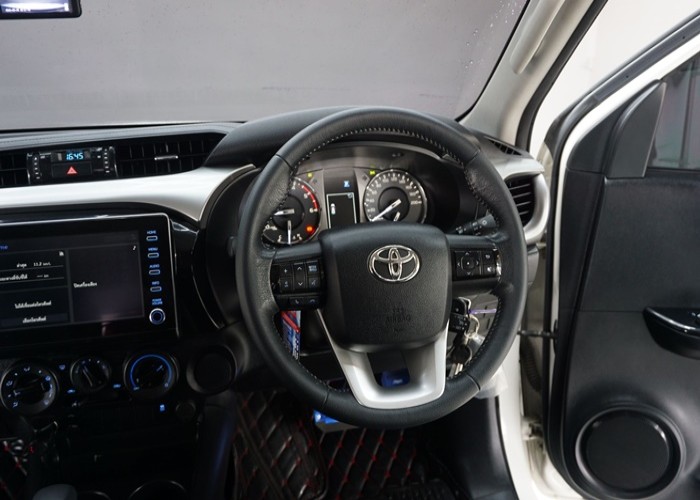 Used 7
                    TOYOTA
                     for Sale Image