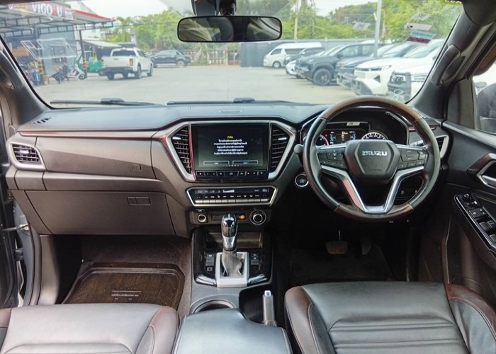 Used 1
                    ISUZU
                     for Sale Image