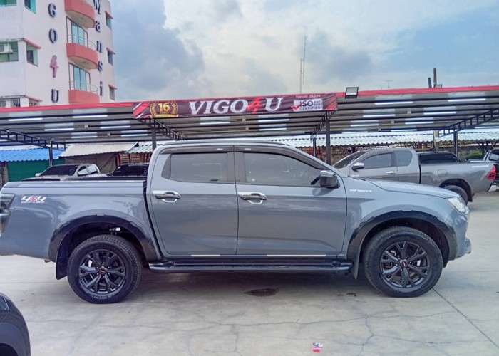 Used 1
                    ISUZU
                     for Sale Image
