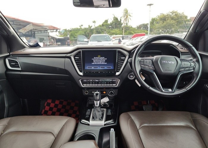 Used 1
                    ISUZU
                     for Sale Image