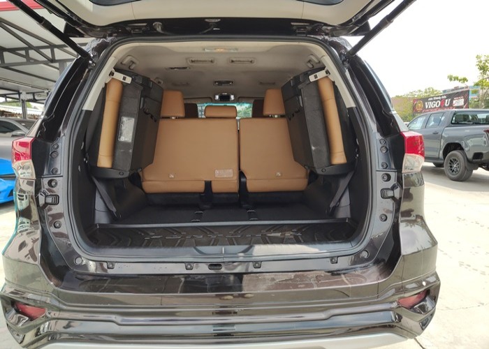 Used 5
                    TOYOTA
                     for Sale Image