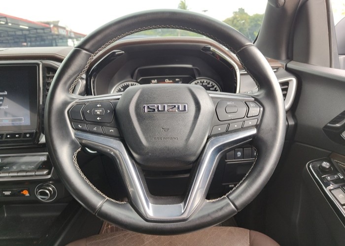 Used 1
                    ISUZU
                     for Sale Image