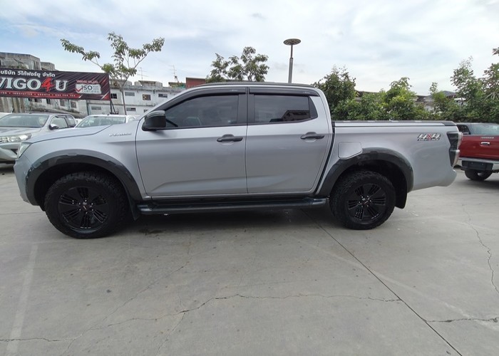 Used 1
                    ISUZU
                     for Sale Image