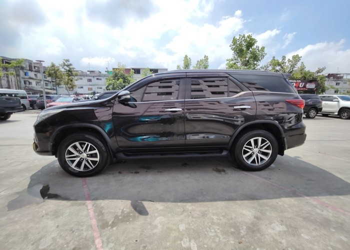 Used 5
                    TOYOTA
                     for Sale Image