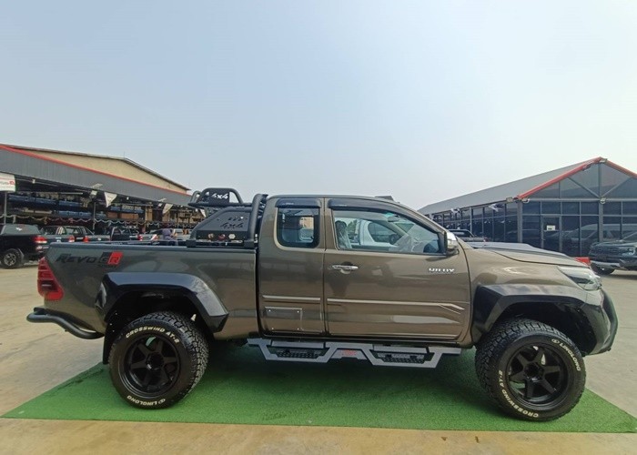 Used 12
                    TOYOTA
                     for Sale Image