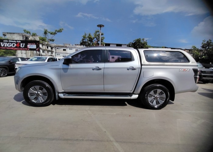 Used 5
                    ISUZU
                     for Sale Image