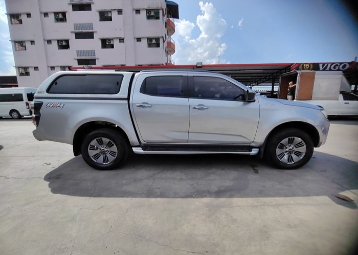 Used 5
                    ISUZU
                     for Sale Image
