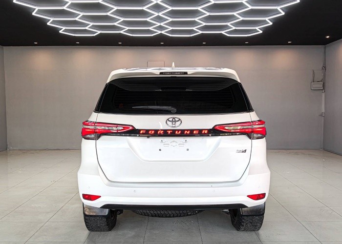Used 6
                    TOYOTA
                     for Sale Image