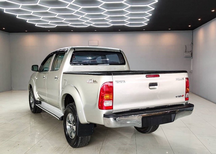 Used 7
                    TOYOTA
                     for Sale Image