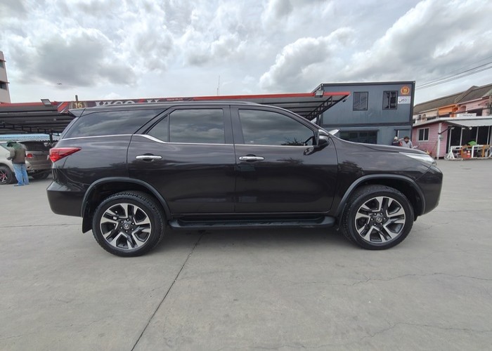 Used 10
                    TOYOTA
                     for Sale Image