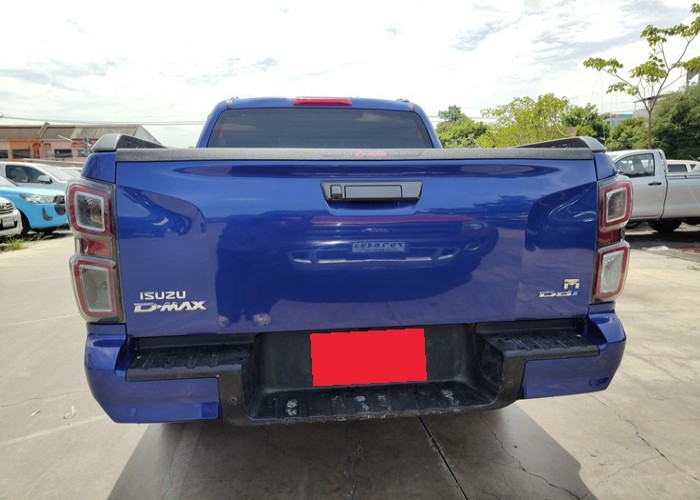 Used 12
                    ISUZU
                     for Sale Image