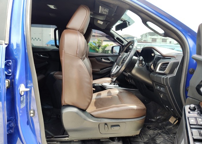 Used 12
                    ISUZU
                     for Sale Image