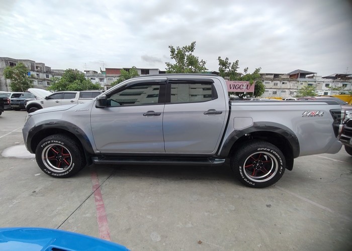 Used 5
                    ISUZU
                     for Sale Image
