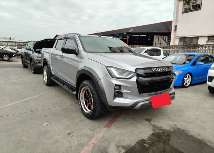 Used 5
                    ISUZU
                     for Sale Image