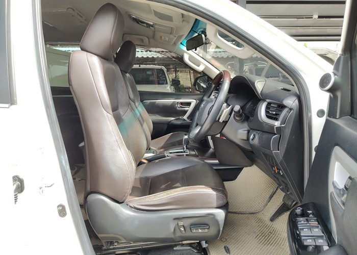 Used 5
                    TOYOTA
                     for Sale Image