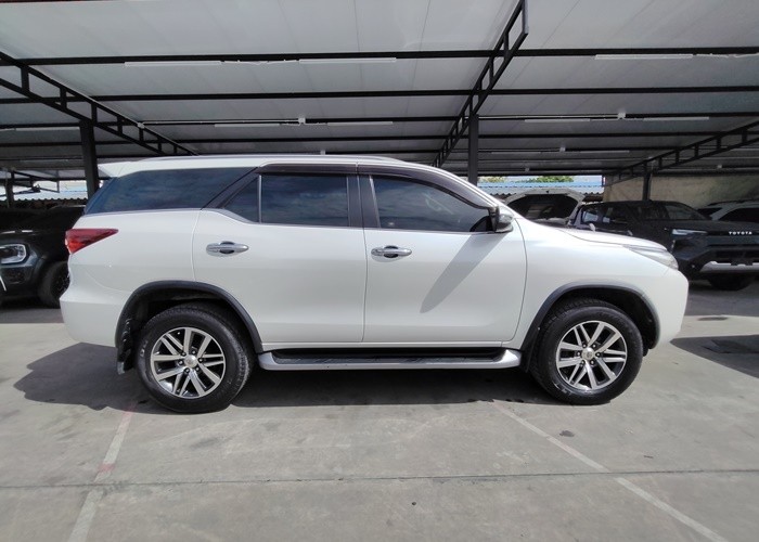 Used 5
                    TOYOTA
                     for Sale Image