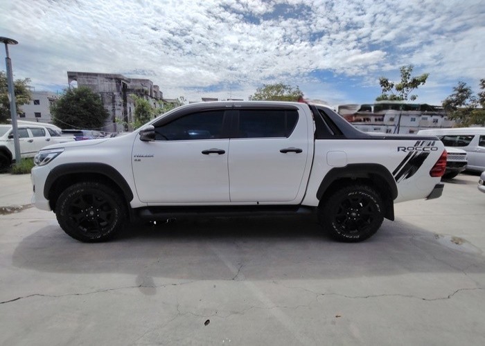 Used 4
                    TOYOTA
                     for Sale Image
