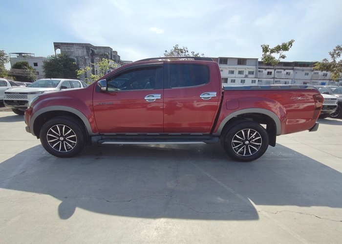 Used 3
                    ISUZU
                     for Sale Image