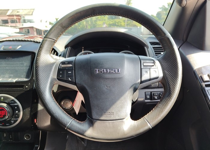 Used 3
                    ISUZU
                     for Sale Image