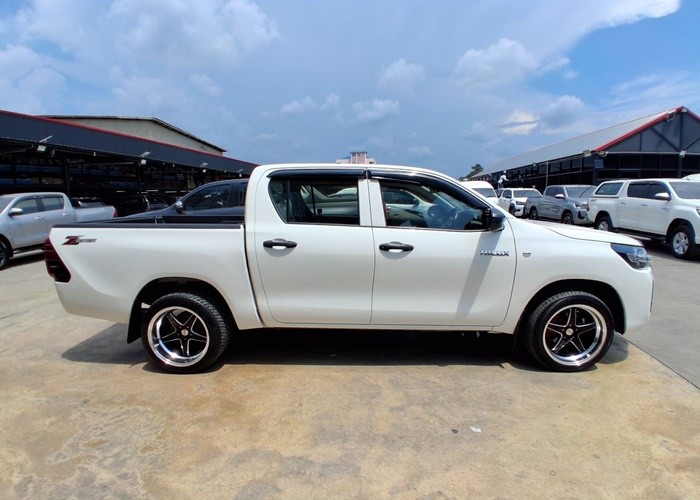 Used 7
                    TOYOTA
                     for Sale Image