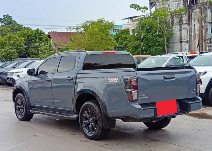 Used 11
                    ISUZU
                     for Sale Image
