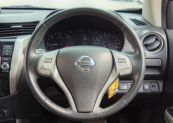 Used 7
                    NISSAN
                     for Sale Image