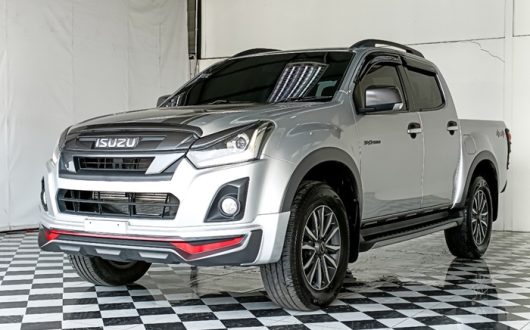 ISUZU 4WD 2018 3.0 AT DOUBLE CAB SILVER  7106