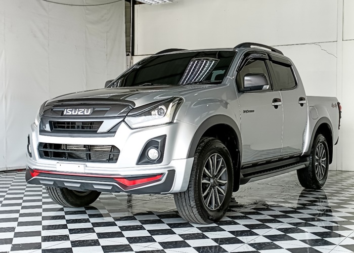 ISUZU 4WD 2018 3.0 AT DOUBLE CAB SILVER  7106